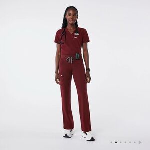 Figs burgundy scrub set